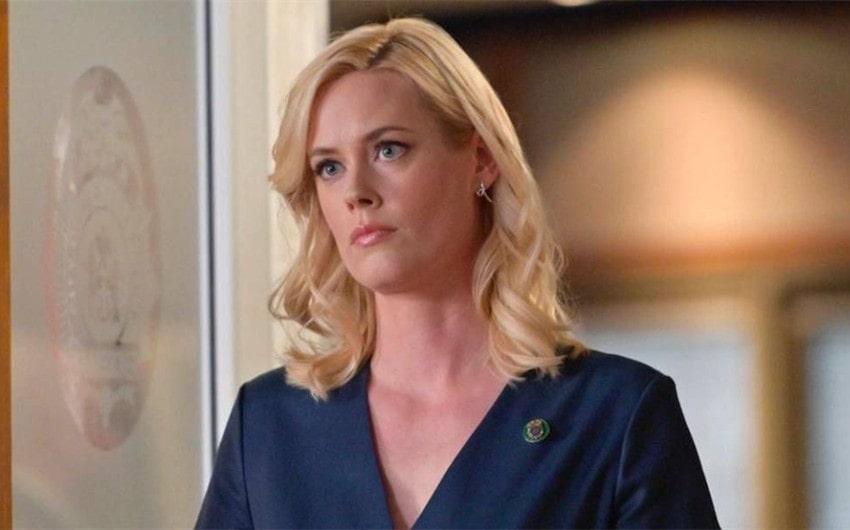 who is abigail hawk's husband?